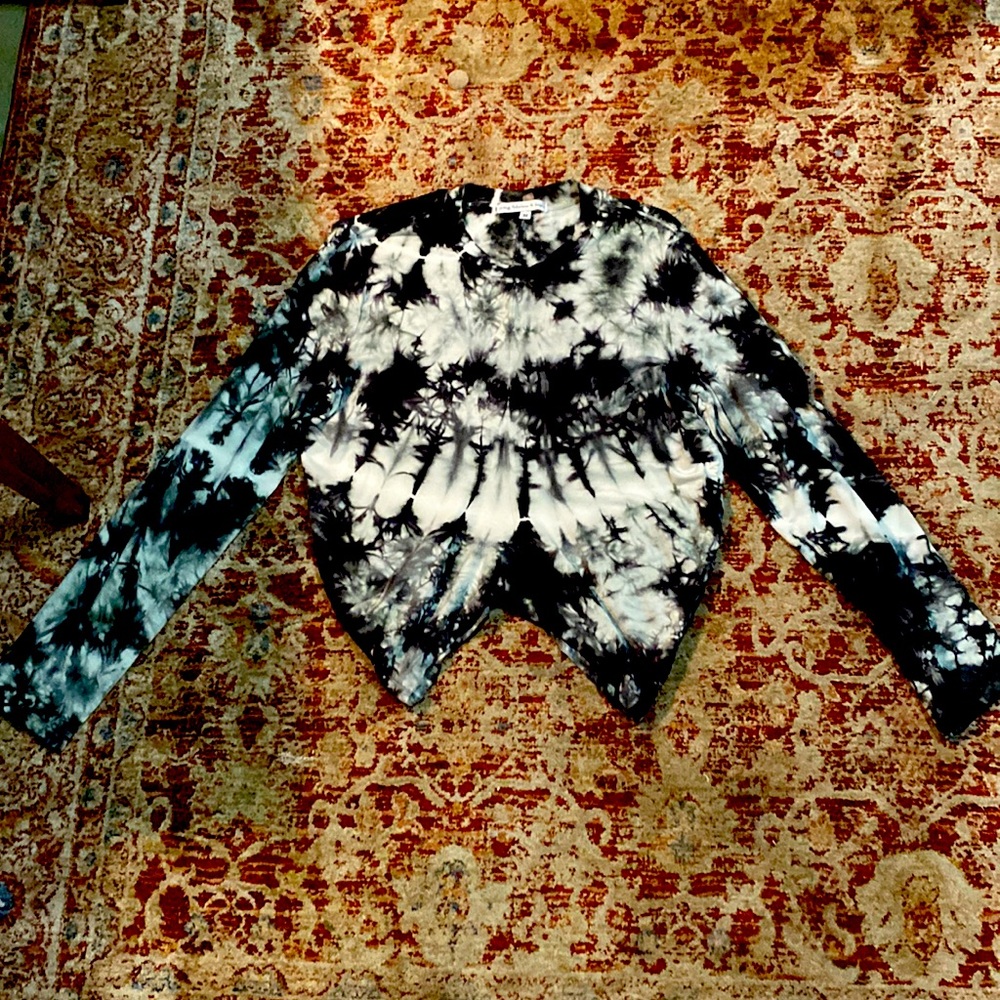 Long sleeve tye dye top: size M, barely worn.